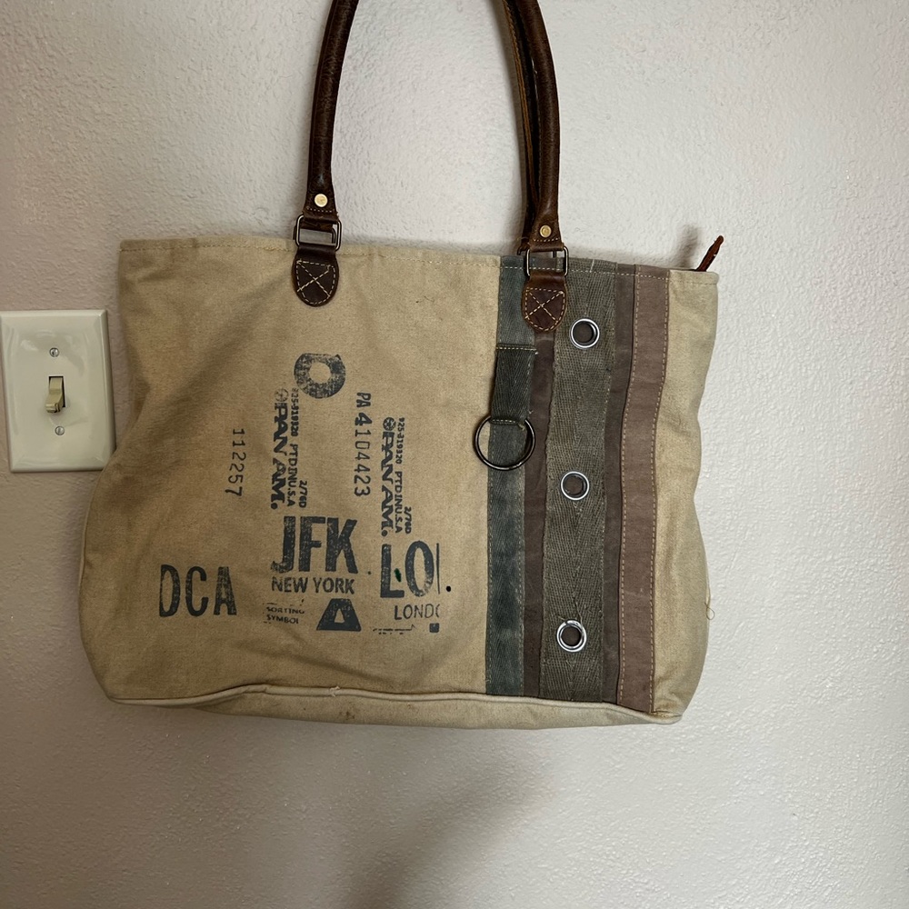 Canvas tote